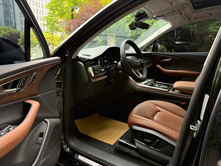 Audi Q7 2023 55 TFSI quattro S line Sport — фото 5