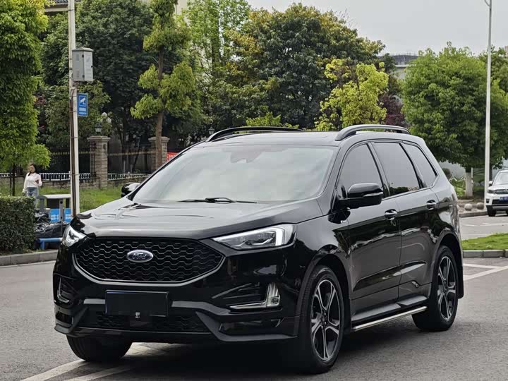 Ford Edge — фото 1