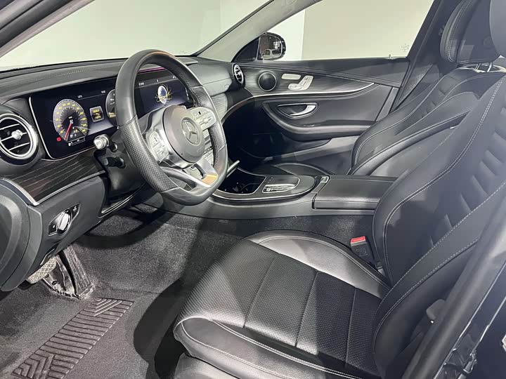 Mercedes-Benz E-Class 2019 E 300 L — фото 6