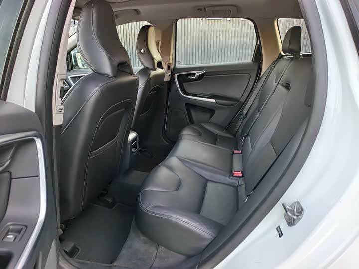 Volvo XC60 2015 T 5 — фото 7