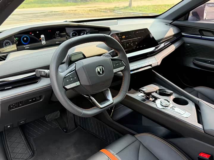 Changan UNI-V 2024 1.5 T — фото 19