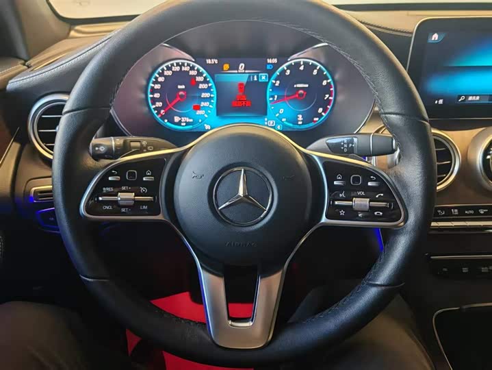 Mercedes-Benz GLC 2021 GLC 260 L 4 MATIC Luxury — фото 17