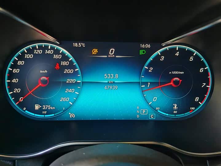 Mercedes-Benz GLC 2021 GLC 260 L 4 MATIC Luxury — фото 19