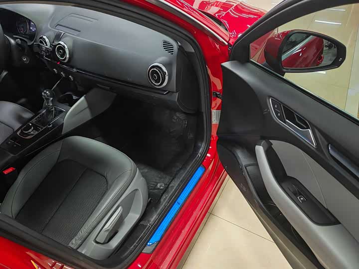 Audi A3 2018 30 Sportback 35 TFSI — фото 8