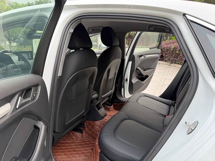 Audi A3 2019 Limousine 35 TFSI VI — фото 13