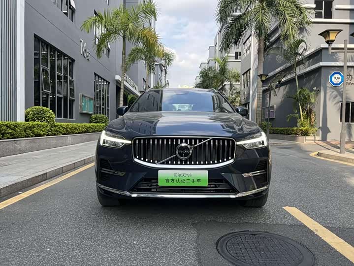 Volvo XC60 Hybrid 2025 Hybrid 4 WD — фото 2