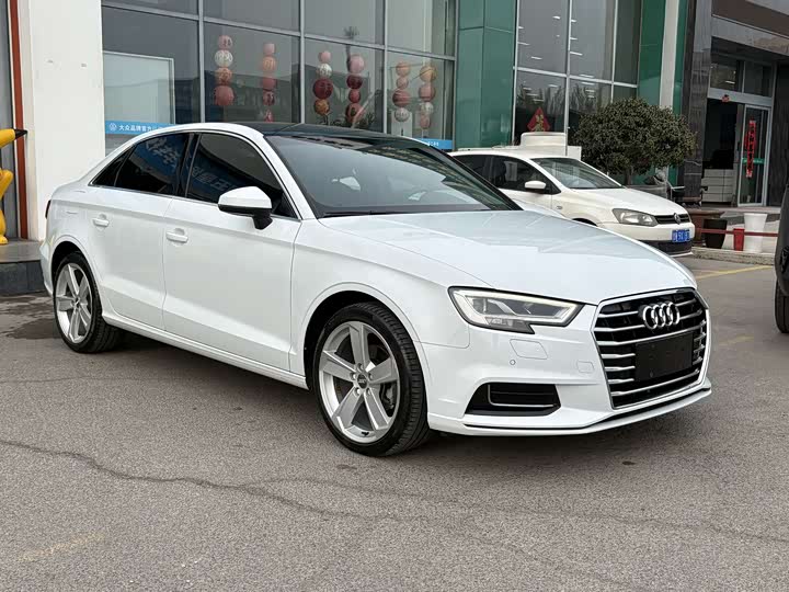 Audi A3 2018 30 Limousine 35 TFSI — фото 3
