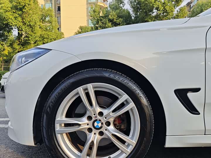BMW 3-Series 2017 330i x Drive MSport — фото 8