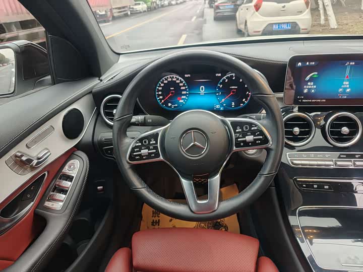 Mercedes-Benz GLC 2022 GLC 260 4 MATIC SUV — фото 10