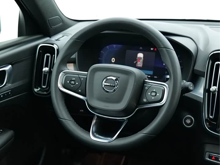 Volvo XC40 2024 B 3 — фото 18