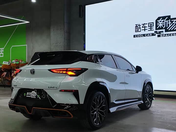 Changan UNI-T 2022 1.5 T Premium — фото 4