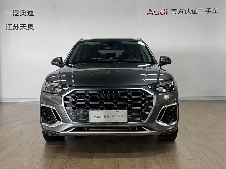 Audi Q5L 2022 40 T — фото 2
