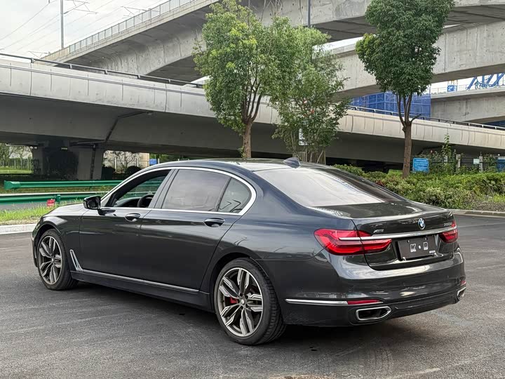 BMW 7 Series 750Li xDrive — фото 3
