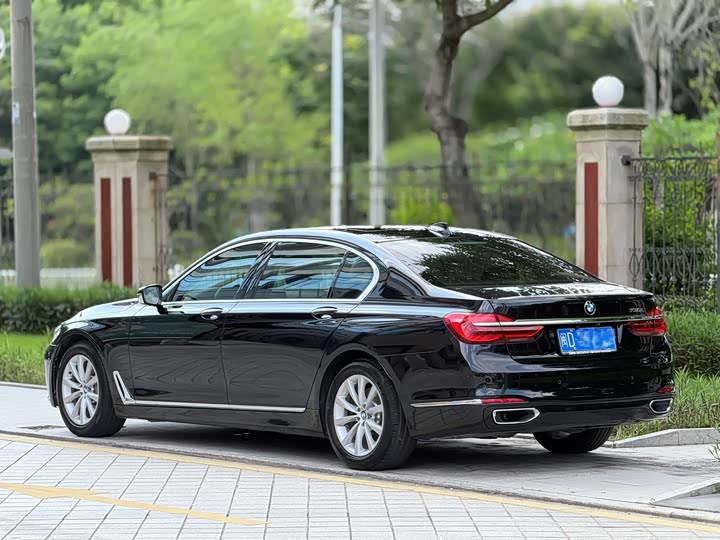 BMW 7 Series 730Li продвинутая — фото 6