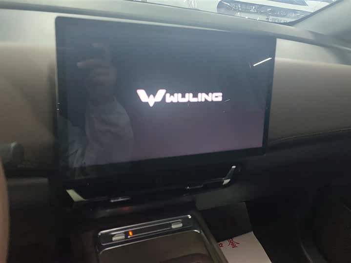 Wuling 730 2025 1.5 T CVT Elite — фото 13