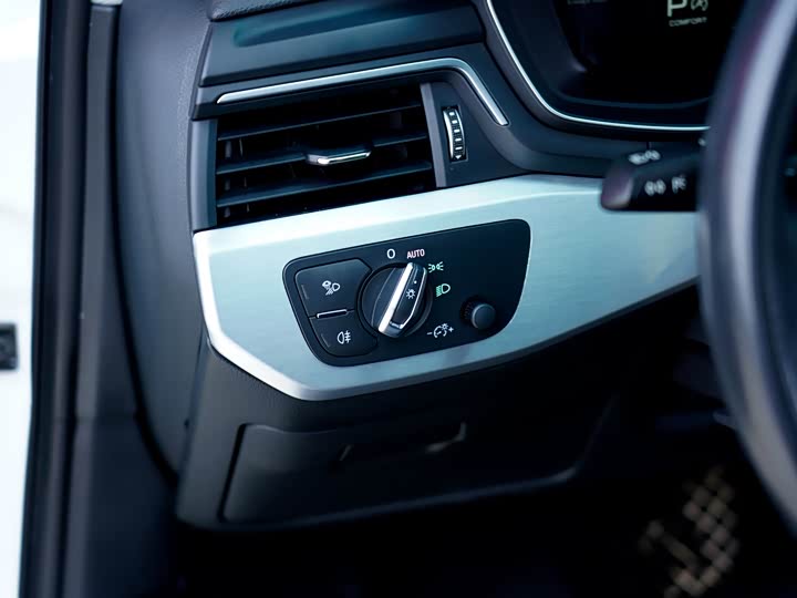 Audi A4L 2022 40 TFSI — фото 18