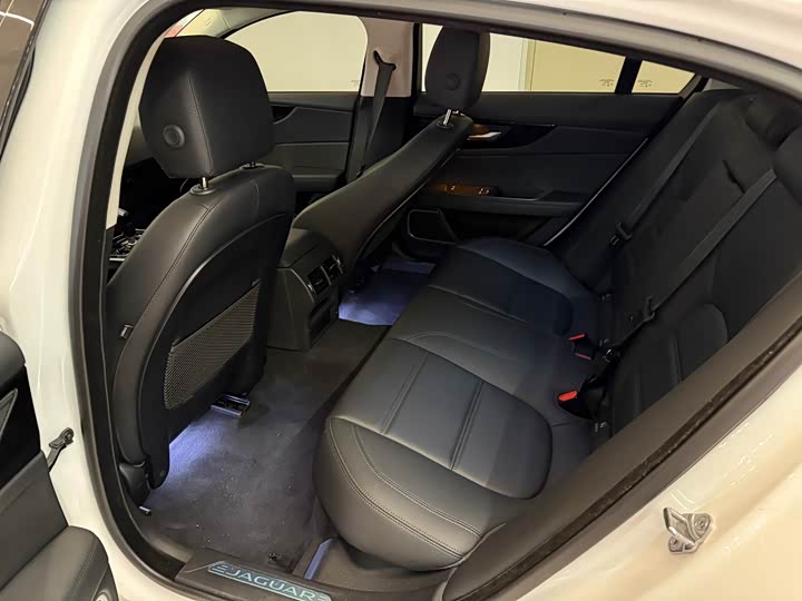Jaguar XEL 2020 2.0 T 200 PS R-DYNAMIC — фото 7