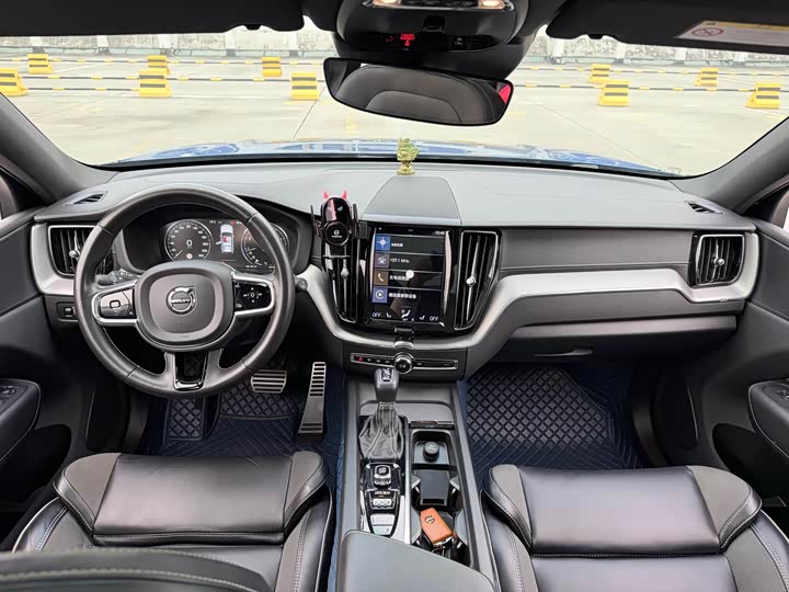 Volvo XC60 2021 T 5 4 WD — фото 7