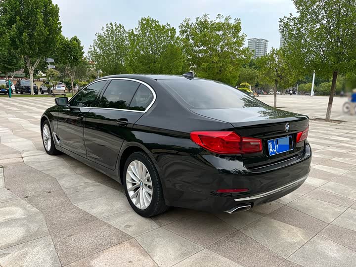 BMW 5 Series рестайлинг 525Li люкс-пакет — фото 4