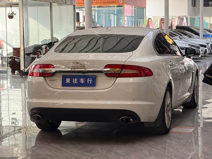 Jaguar XF 2015 XF 2.0 T — фото 5