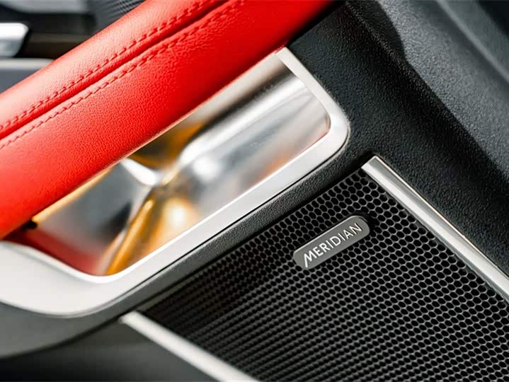 Jaguar E-PACE 2024 R-DYNAMIC S — фото 16
