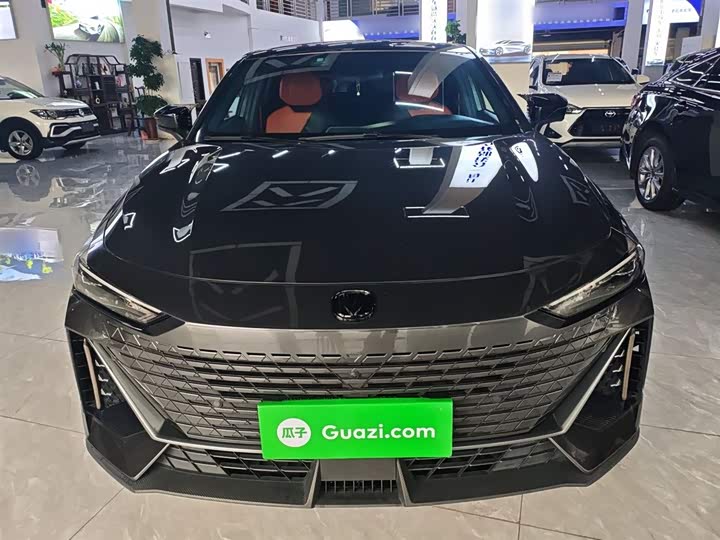 Changan UNI-V 2022 1.5 T Premium — фото 3