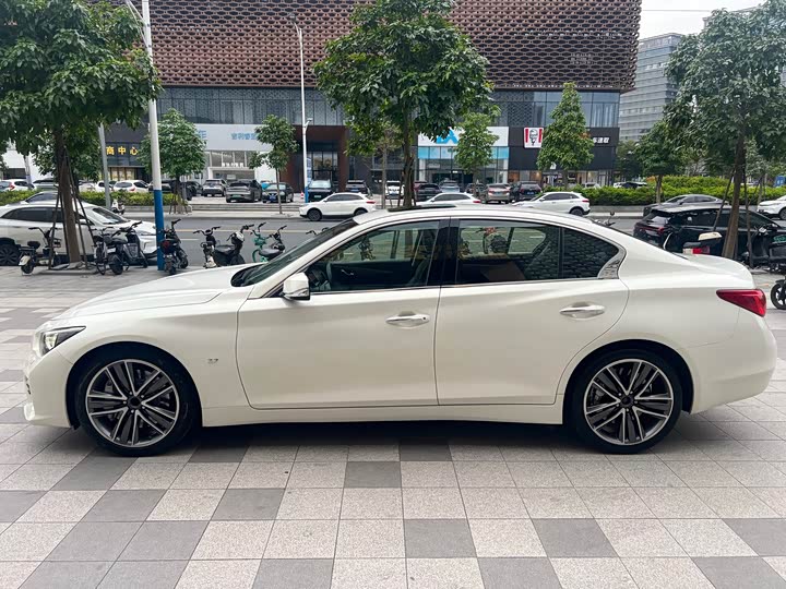 Infiniti Q50 2014 3.7 L — фото 13