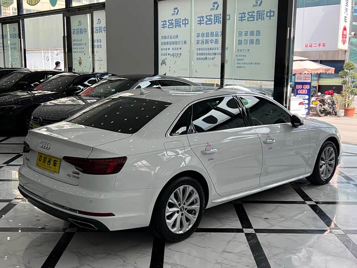 Audi A4L 2019 40 TFSI VI — фото 14