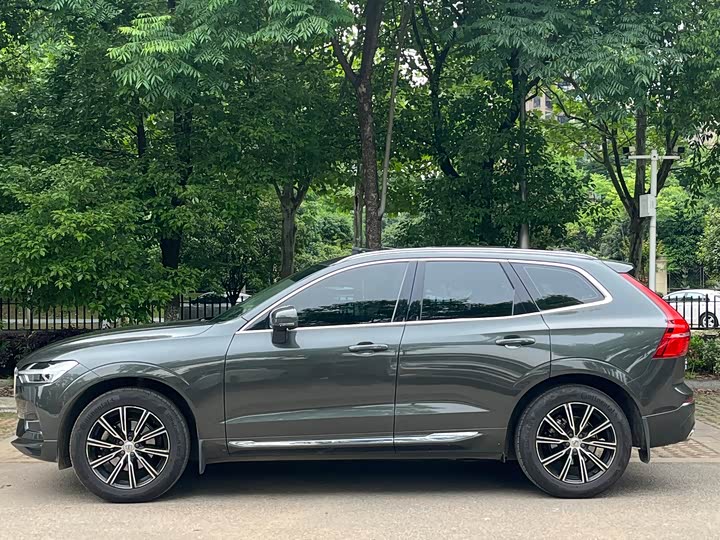 Volvo XC60 2019 T 5 4 WD VI — фото 4