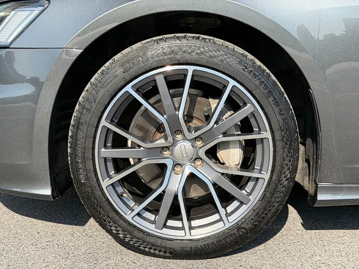 Audi A6 2022 Avant 40 TFSI — фото 15