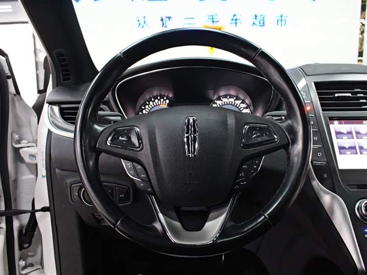 Lincoln MKC 2018 2.0 T 2 WD — фото 6