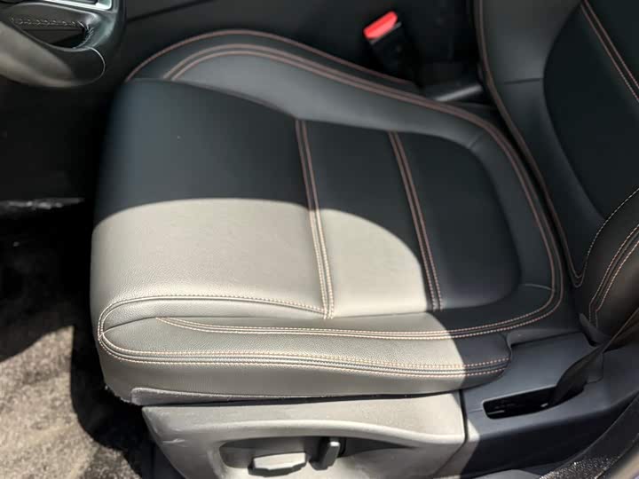 Jaguar XEL 2018 2.0 T 200 PS — фото 13