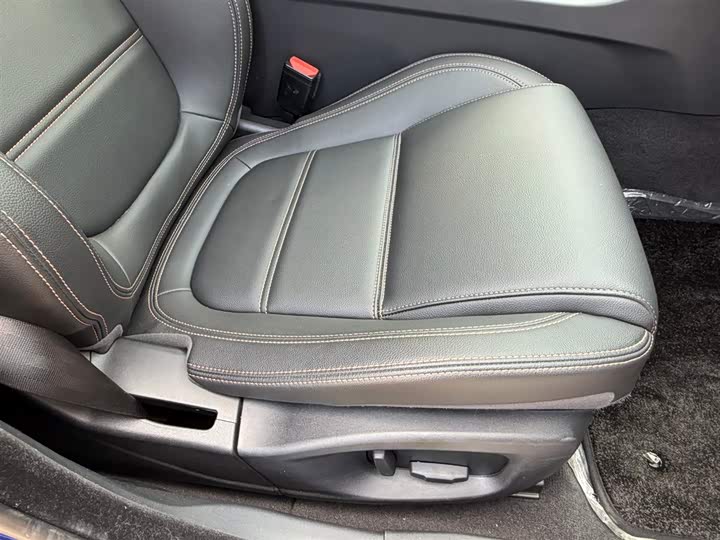 Jaguar XEL 2018 2.0 T 200 PS — фото 27
