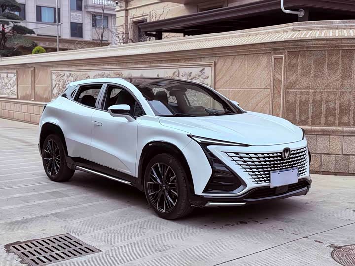 Changan UNI-T 2023 1.5 T Premium — фото 3
