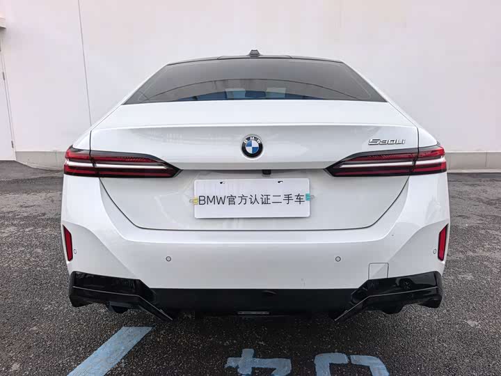 BMW 5-Series 2024 530 Li Leading M — фото 7