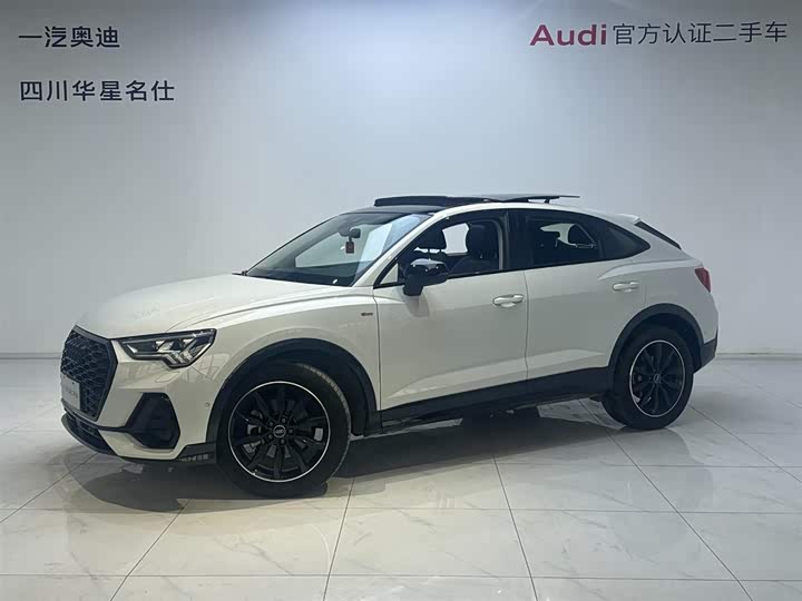 Audi Q3 Sportback 2023 45 TFSI quattro Luxury — фото 1
