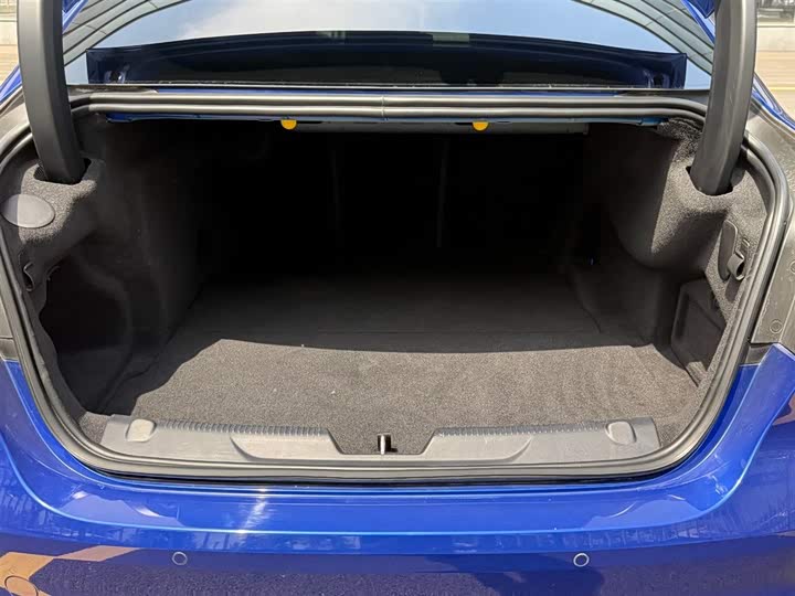 Jaguar XEL 2018 2.0 T 200 PS — фото 20