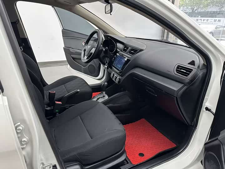 Trumpchi GA3S 2014 1.6 L MT — фото 6