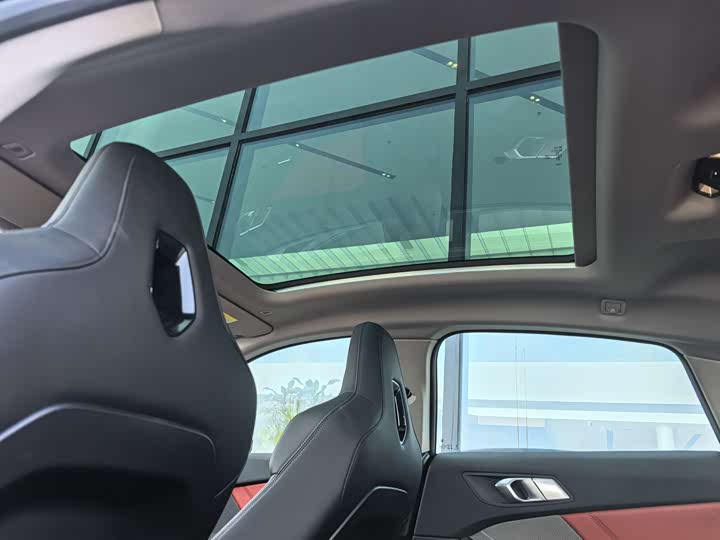 BMW 2-Series 2025 225 L M — фото 14
