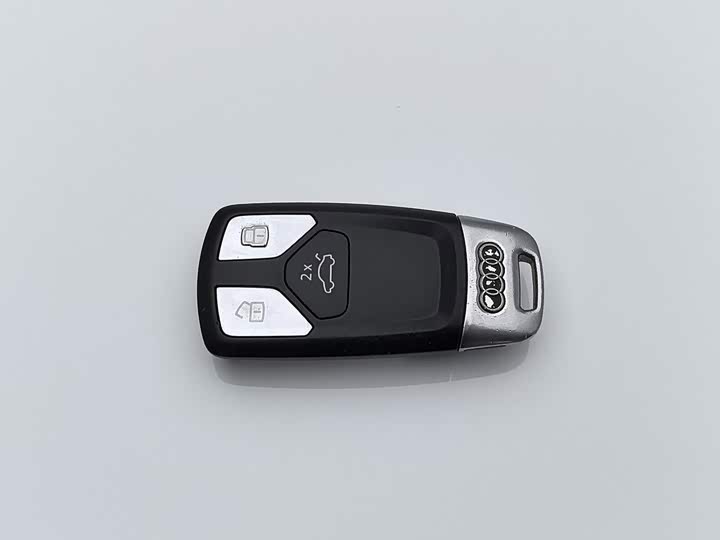 Audi A4L 40 TFSI стиль V — фото 19