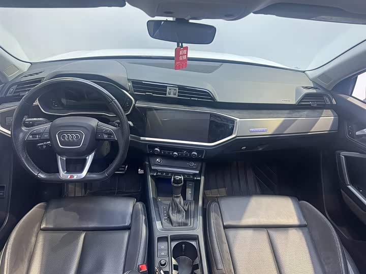 Audi Q3 Sportback 2023 45 TFSI quattro Luxury — фото 7