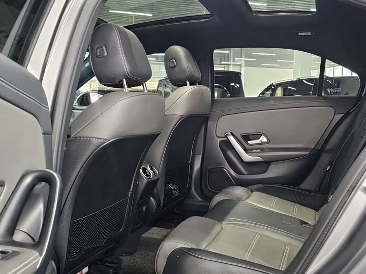 Mercedes-Benz A-Class 2023 AMG A 35 L 4 MATIC — фото 11