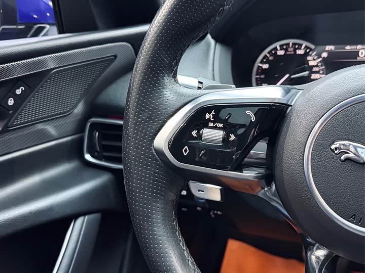 Jaguar XEL 2020 2.0 T 200 PS R-DYNAMIC — фото 19