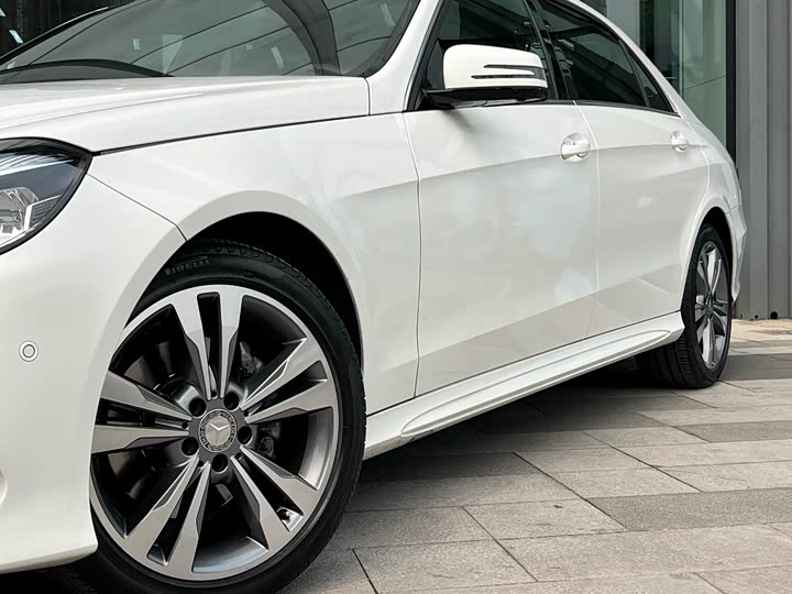Mercedes-Benz E-Class 2015 E 260 L Sport — фото 2