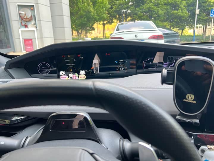 Changan UNI-V 2022 1.5 T Premium — фото 9