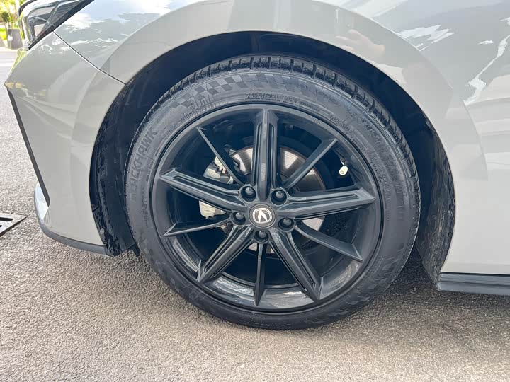 Changan UNI-V 2022 1.5 T Premium — фото 11