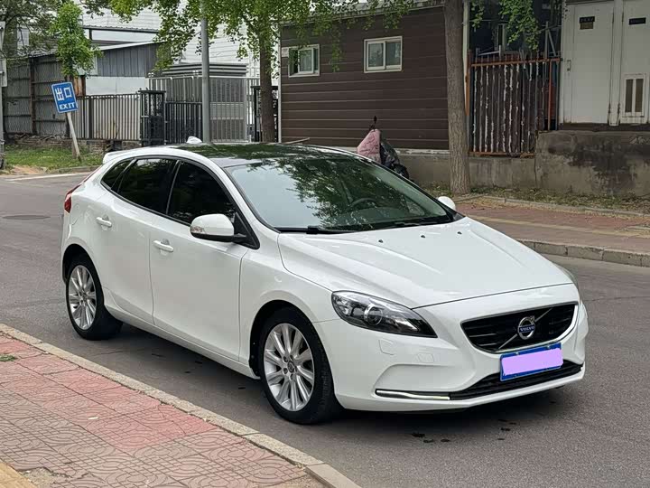 Volvo V40 2015 1.6 T — фото 3