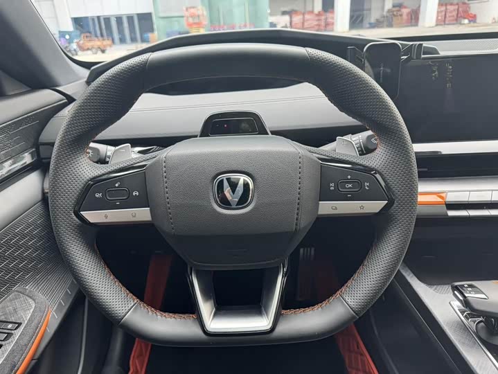 Changan UNI-V 2022 1.5 T — фото 11
