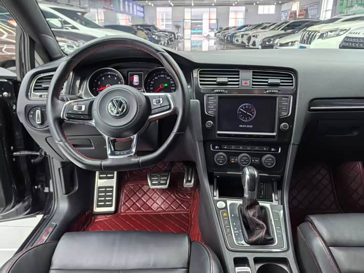 Volkswagen GTI 2016 2.0 TSI GTI — фото 8