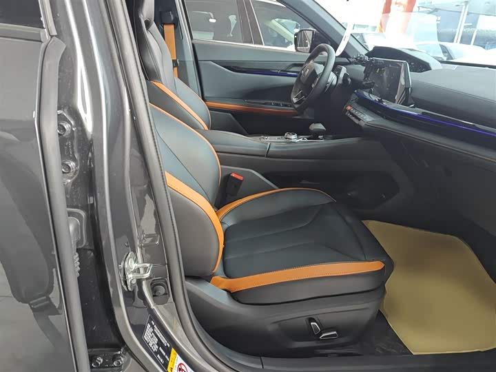 Changan UNI-V 2024 1.5 T — фото 25